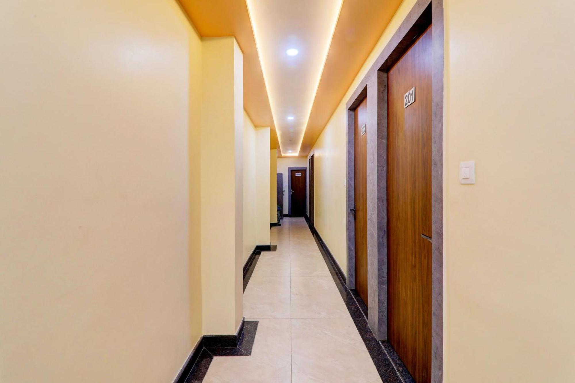 Super Hotel O Raas Plaza Kanpur Eksteriør billede